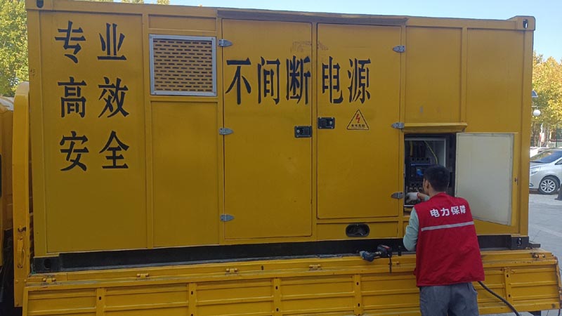 顺德柴油发电机组和UPS电源配合使用时，如何避免切换过程中的电力中断？
